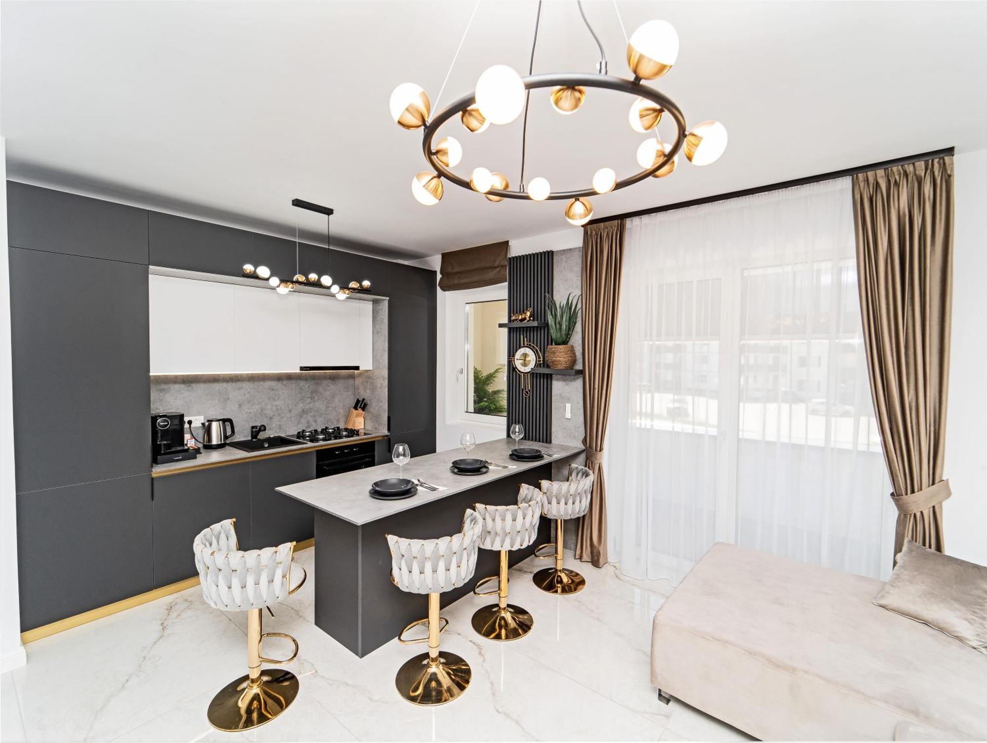 Fashion Stay-Valentino Apartment - By Openhouse Giroc Luaran gambar
